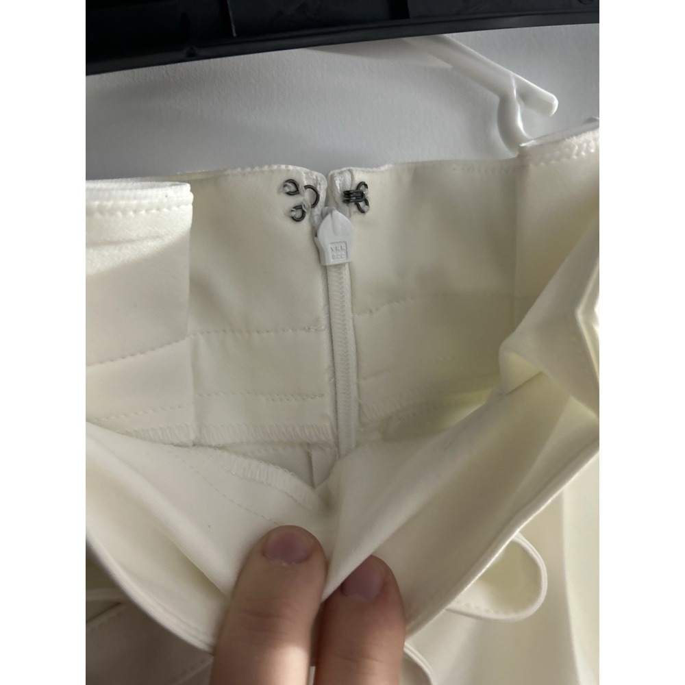 Liz Claiborne Pleated Skirt Women's 6 Career Paperbag Belted Knee Length White - Picture 4 of 12